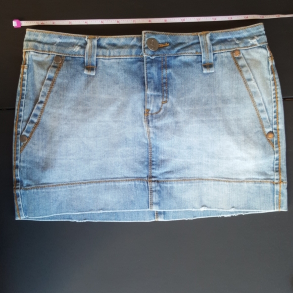 DECREE ♡ Sweet 'n Sexy Distressed Gold Thread Zip Pockets Blue Jean Mini Skirt 3 - Picture 14 of 15